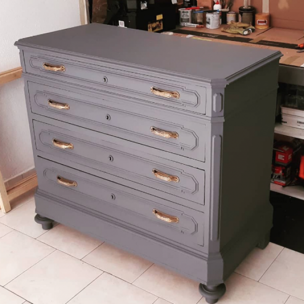 Cassettiera in legno